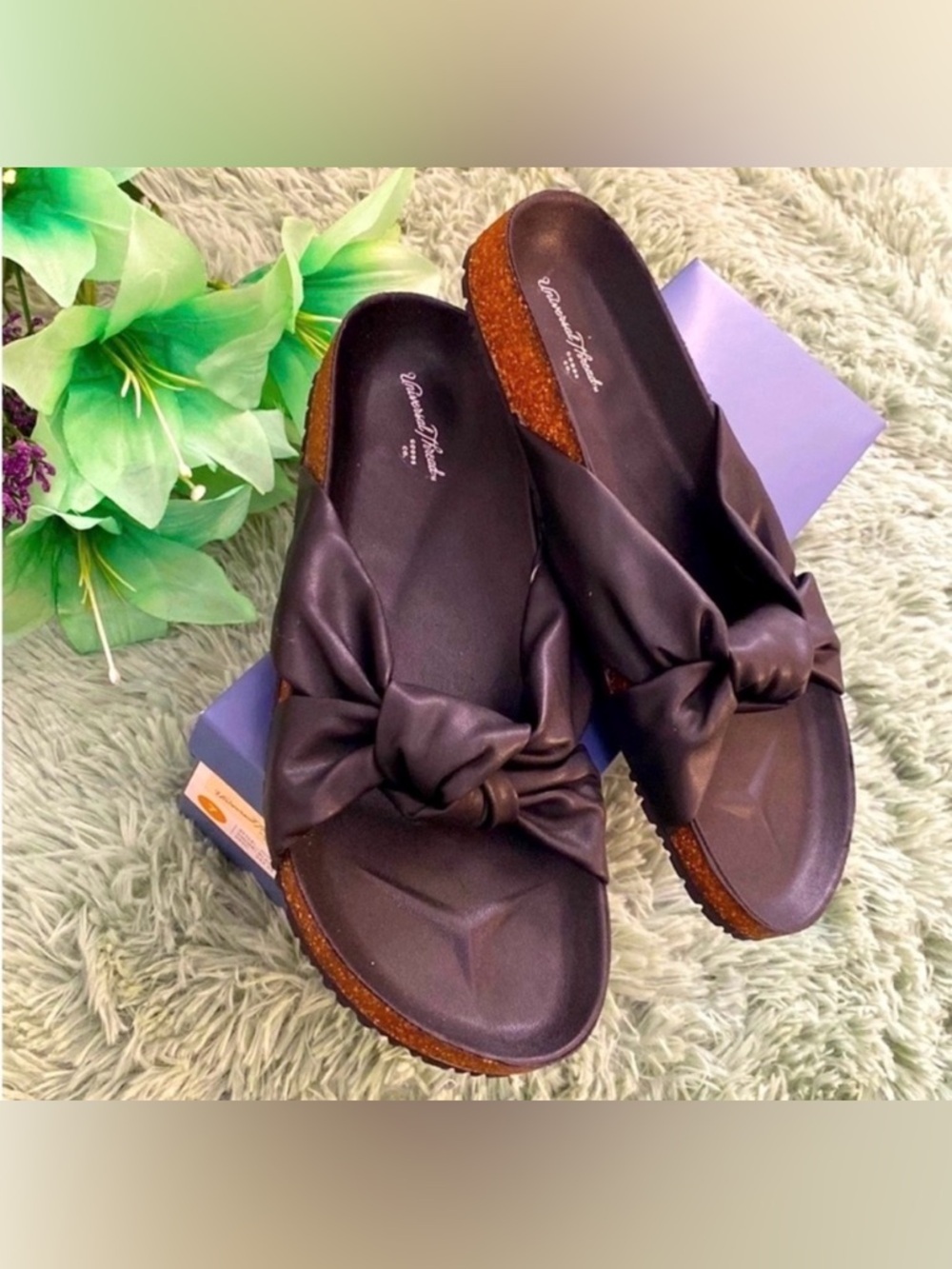 Black Slides Slip On Shoes WithTwist Accent Junie Slide Shoes Sz 7 NEW!